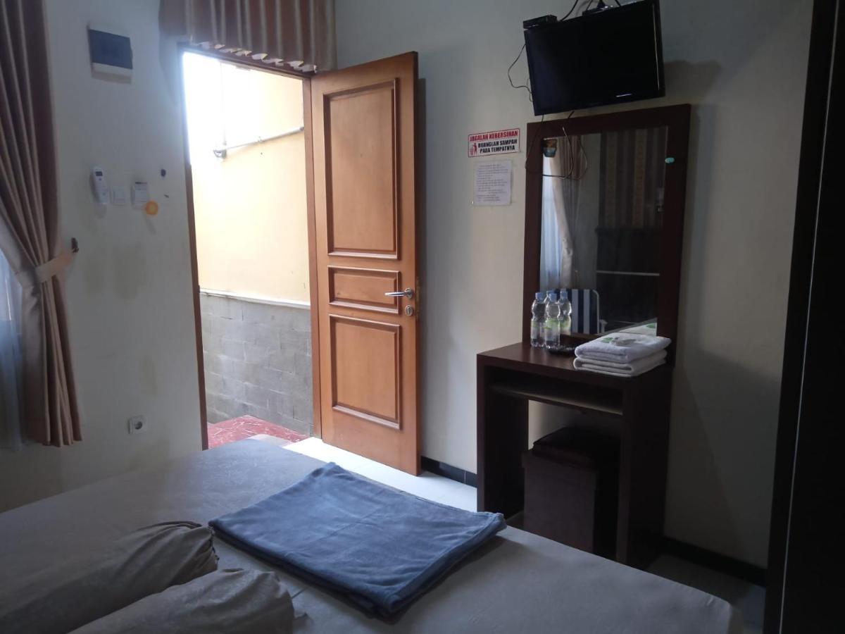 Riki Guesthouse Syari'Ah Jepara Eksteriør billede